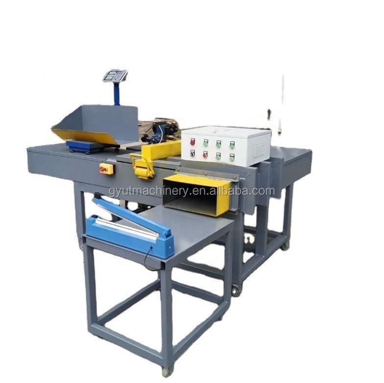 작은 동물 침대용 목재 톱 톱 가루 가방을 자동으로 가량하는 기계 0.9kg Per Bag