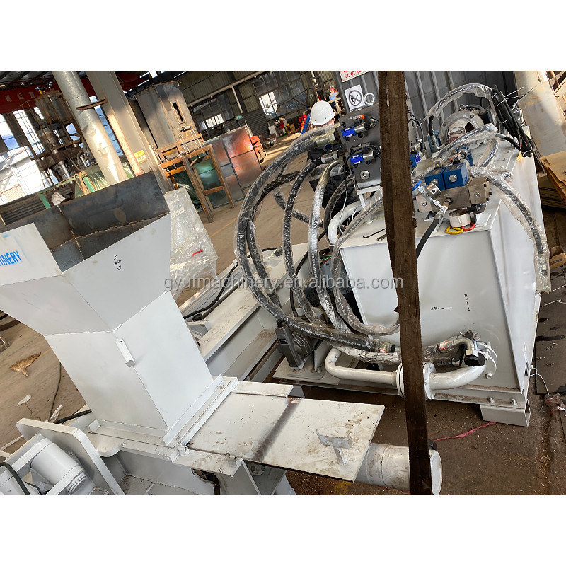 정원 및 농업을위한 직사각형 발러기 수평 코코토 톱 압축 발러기