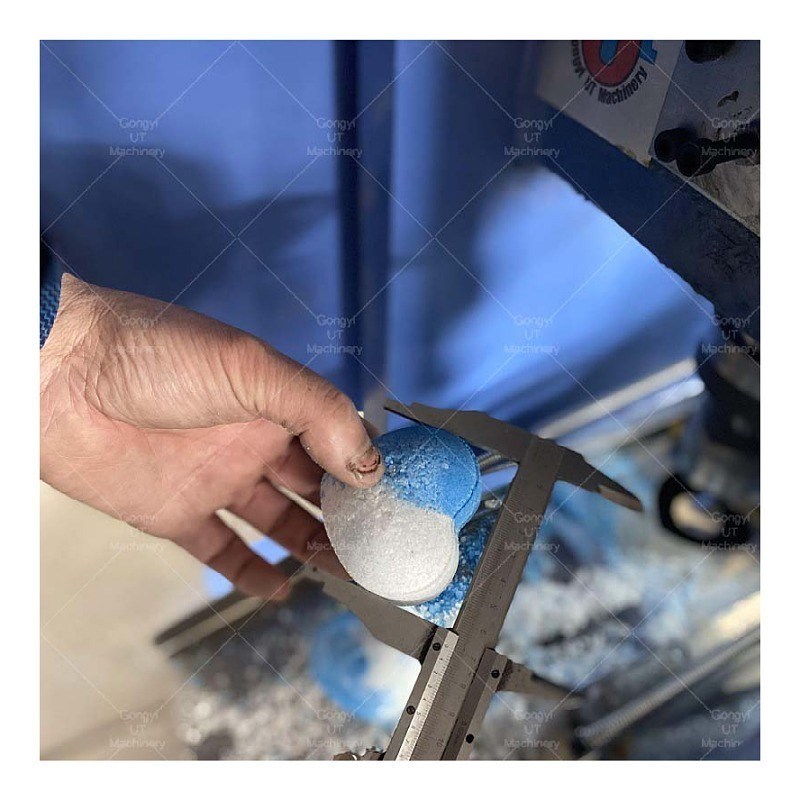 500KG 무게의 완전 자동 목욕 폭탄 프레스 머신 러시아 2024 식용 기능