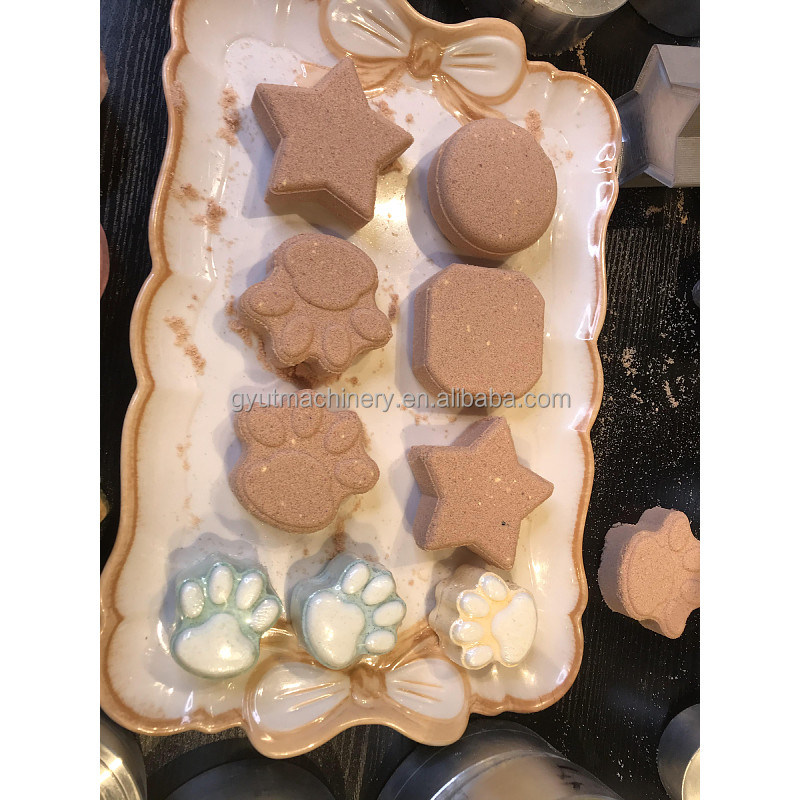 공기 소형 기계와 알루미늄 곰팡이로 목욕 폭탄 생산을 업그레이드