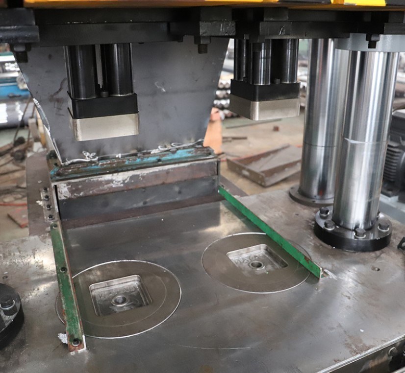 동물 식품 립 블록 프레스 머신 5-10kg 소금 블록 생산을위한 최고의 선택