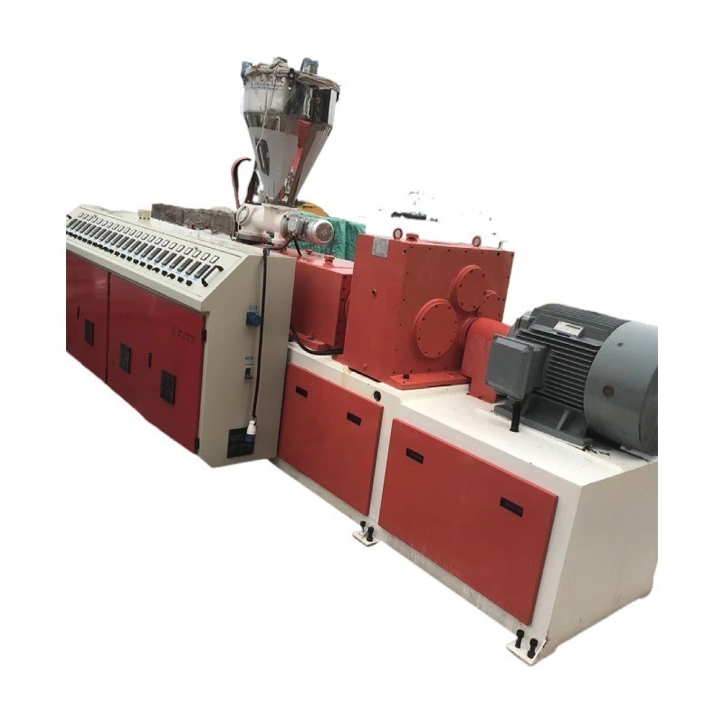 원활한 생산을 위해 중고 PVC 지하수 파이프 제조 기계 / 생산 라인